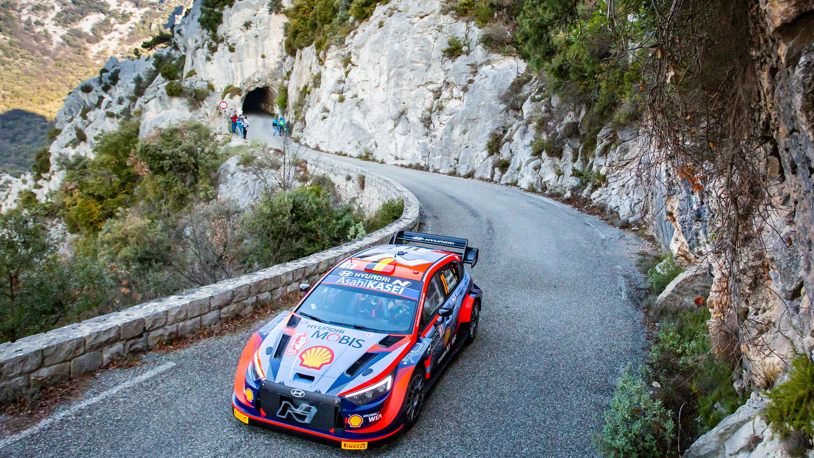 Neuville makes finishing Rallye Monte Carlo the priority